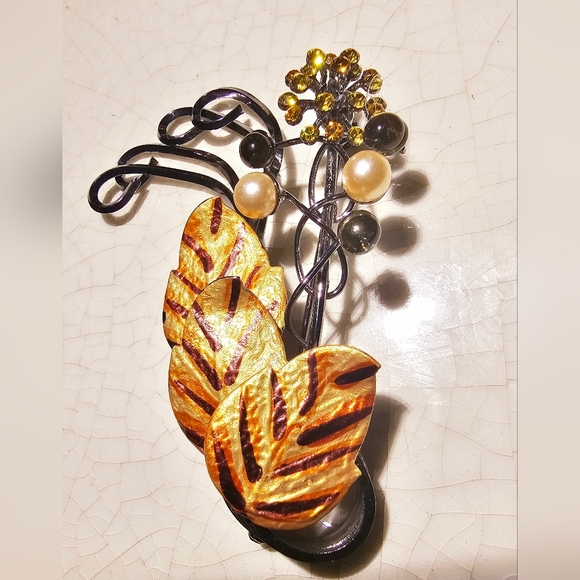 Unique wire work shades of brown leaves citrine Crystals pearl inset brooch - Picture 6 of 6